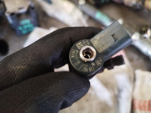 bontott BMW 5 E60 Porlasztó (1 db)