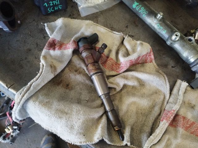 bontott BMW 5 E60 Porlasztó (1 db)