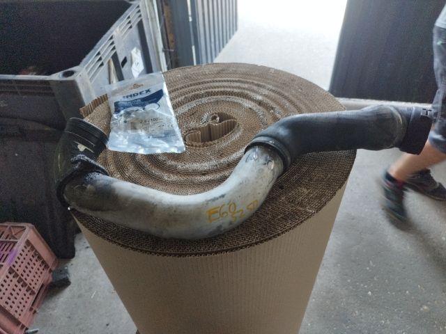 bontott BMW 5 E60 Turbócső