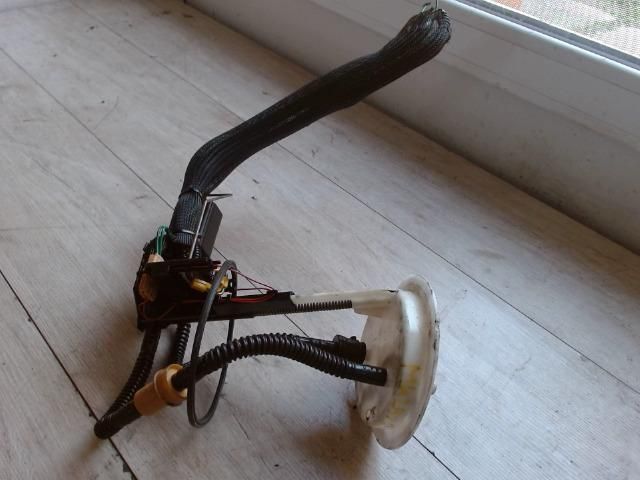 bontott BMW 5 E60 Üzemanyagszint Jeladó