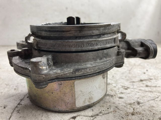 bontott BMW 5 E60 Vákumpumpa