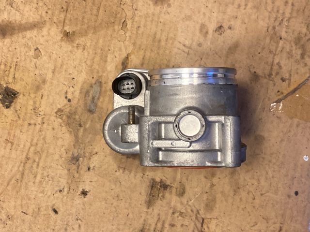 bontott BMW 5 E60 Fojtószelep (Elektromos)