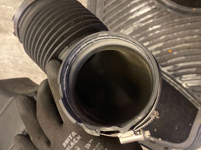 bontott BMW 5 E60 Légbeömlő Cső