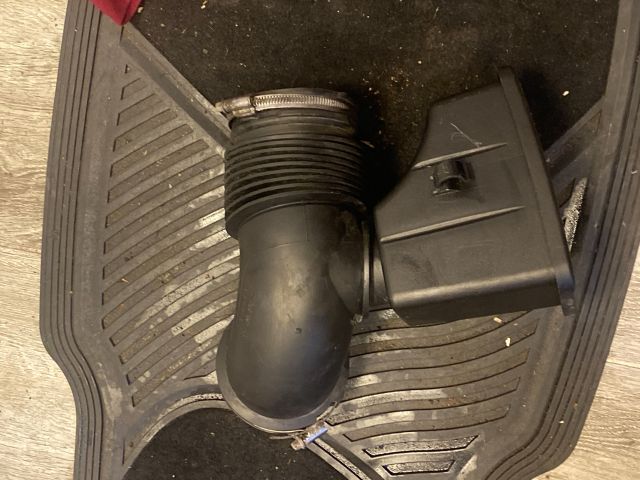 bontott BMW 5 E60 Légbeömlő Cső