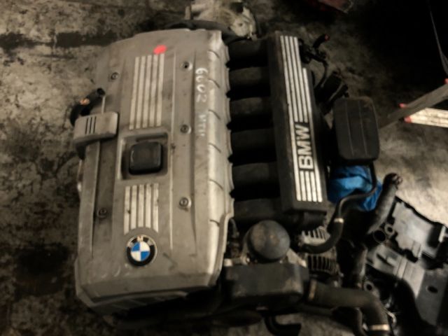 bontott BMW 5 E60 Motor (Fűzött blokk hengerfejjel)