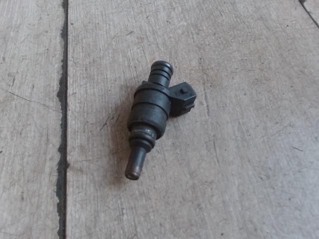 bontott BMW 5 E60 Porlasztó (1 db)