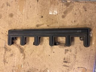 bontott BMW 5 E60 Porlasztó Burkolat