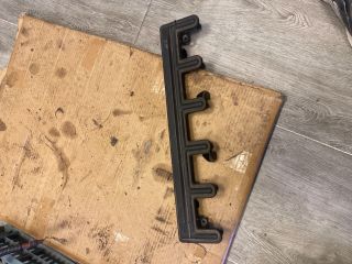 bontott BMW 5 E60 Porlasztó Burkolat