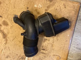 bontott BMW 5 E60 Rezonátor