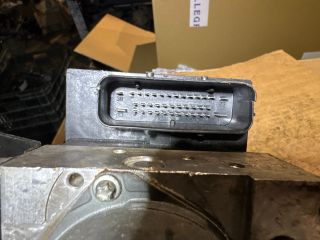 bontott BMW 5 E60 ABS Kocka