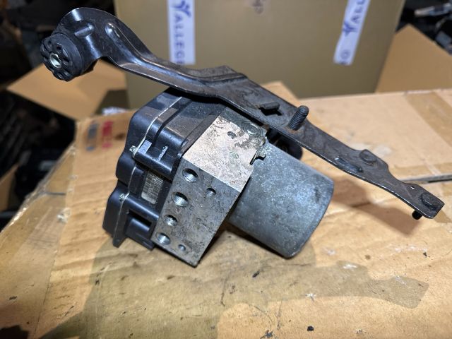 bontott BMW 5 E60 ABS Kocka