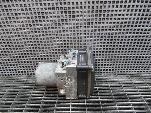 bontott BMW 5 E60 ABS Kocka