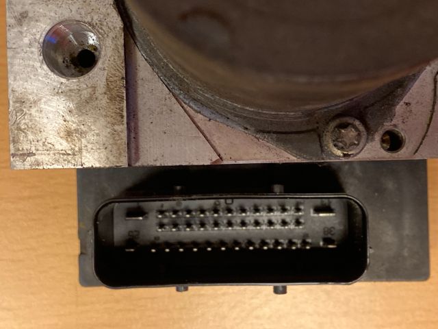 bontott BMW 5 E60 ABS Kocka