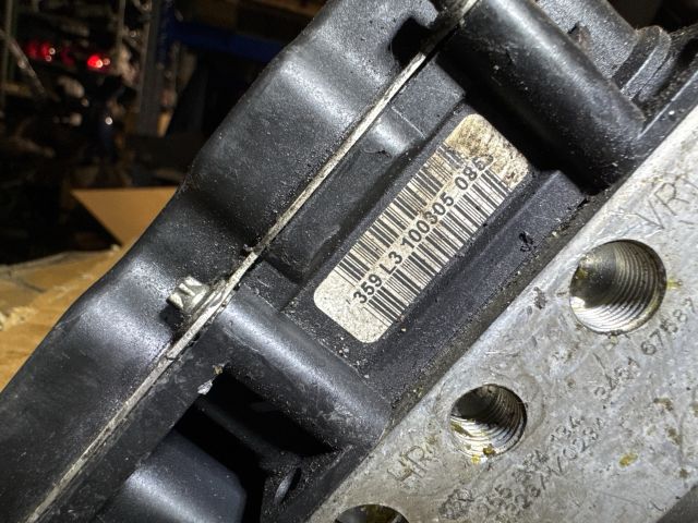 bontott BMW 5 E60 ABS Kocka