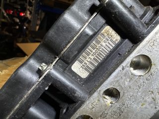 bontott BMW 5 E60 ABS Kocka