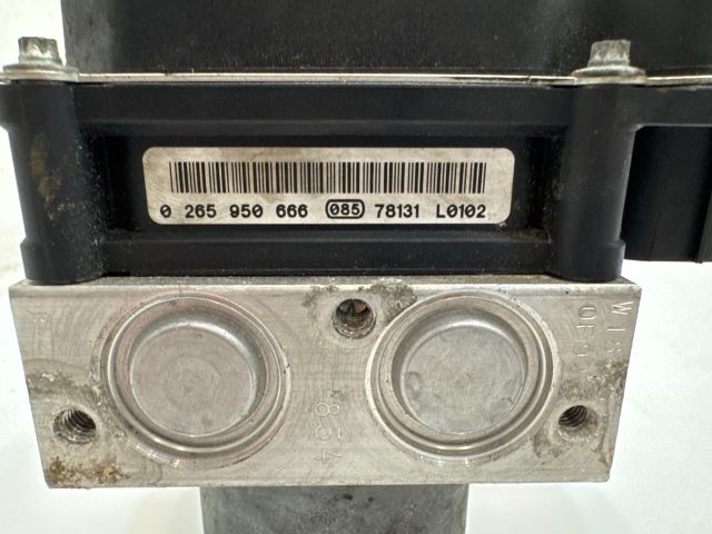 bontott BMW 5 E60 ABS Kocka