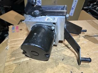 bontott BMW 5 E60 ABS Kocka