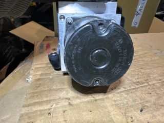 bontott BMW 5 E60 ABS Kocka