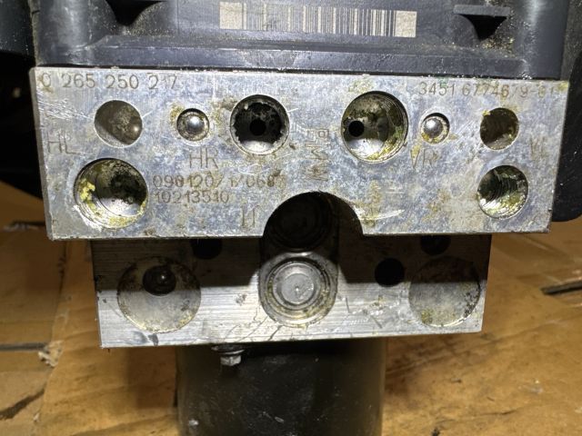 bontott BMW 5 E60 ABS Kocka