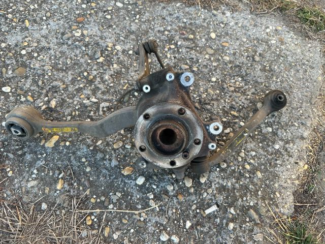 bontott BMW 5 E60 Bal első Csonkállvány Kerékaggyal