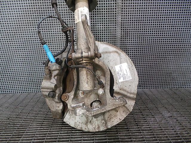 bontott BMW 5 E60 Bal első Csonkállvány