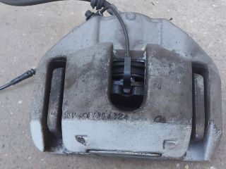 bontott BMW 5 E60 Bal első Féknyereg Munkahengerrel