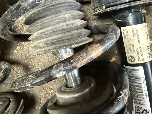 bontott BMW 5 E60 Bal első Lengéscsillapító