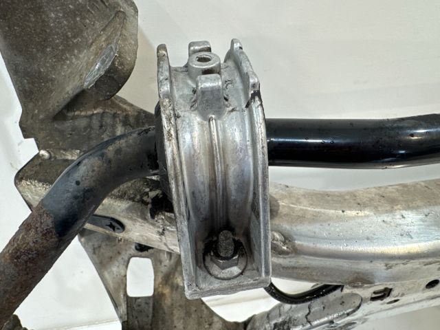 bontott BMW 5 E60 Első Bölcső