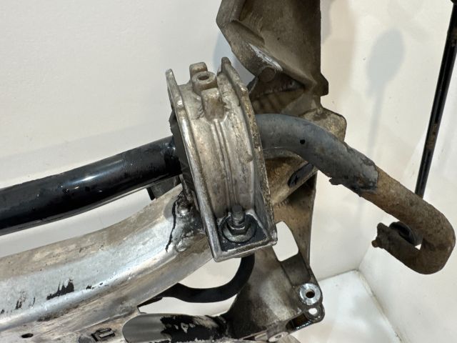 bontott BMW 5 E60 Első Bölcső