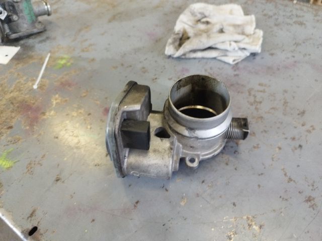 bontott BMW 5 E60 Fojtószelep (Elektromos)