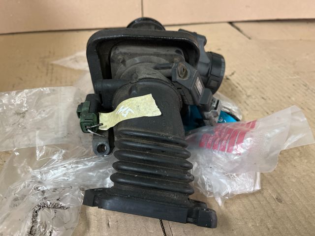 bontott BMW 5 E60 Fojtószelep (Elektromos)