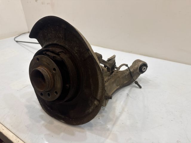 bontott BMW 5 E60 Jobb hátsó Csonkállvány