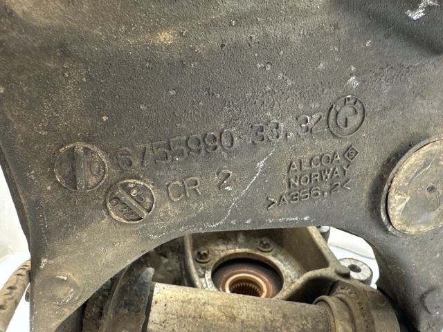 bontott BMW 5 E60 Jobb hátsó Csonkállvány