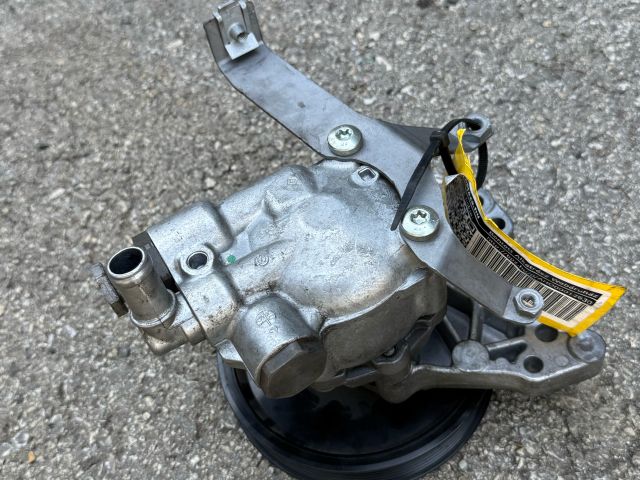 bontott BMW 5 E60 Kormányszervó Motor (Hidraulikus)