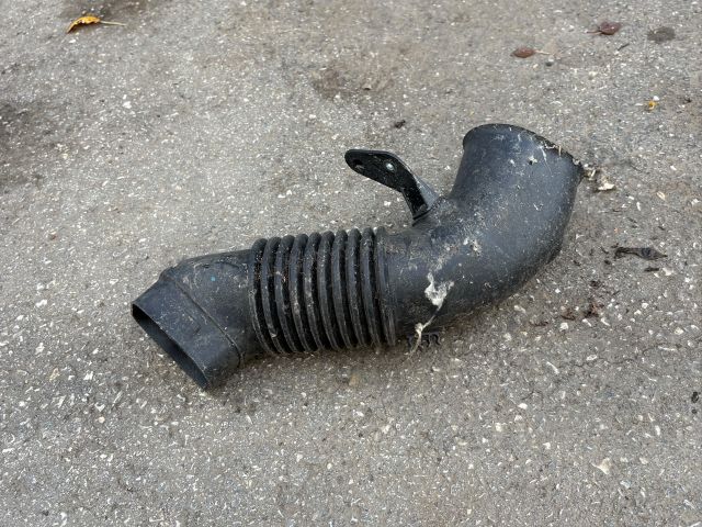 bontott BMW 5 E60 Légbeömlő Cső