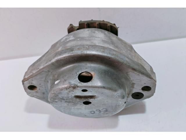 bontott BMW 5 E60 Motor Tartó Bak (Pozíciófüggetlen)