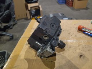 bontott BMW 5 E60 Nagynyomású Szivattyú