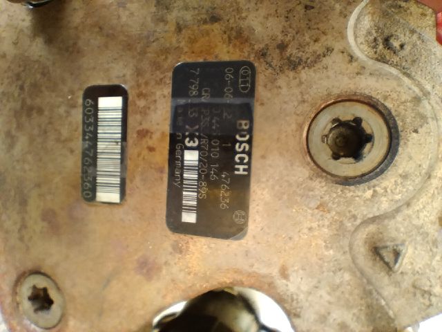 bontott BMW 5 E60 Nagynyomású Szivattyú