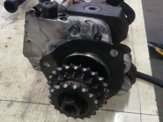 bontott BMW 5 E60 Nagynyomású Szivattyú