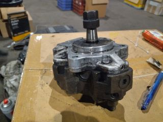 bontott BMW 5 E60 Nagynyomású Szivattyú