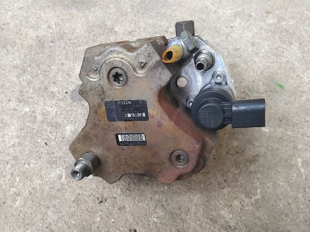 bontott BMW 5 E60 Nagynyomású Szivattyú