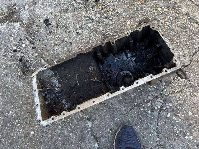 bontott BMW 5 E60 Olajteknő