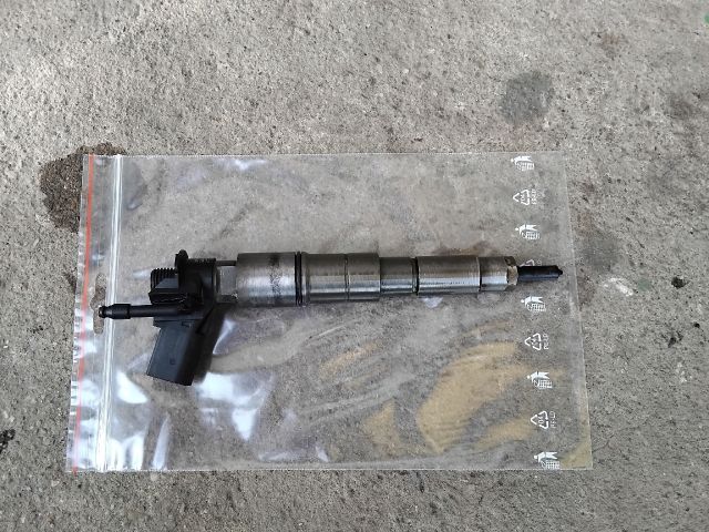 bontott BMW 5 E60 Porlasztó (1 db)