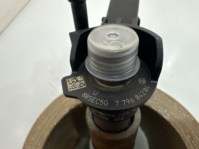 bontott BMW 5 E60 Porlasztó (1 db)