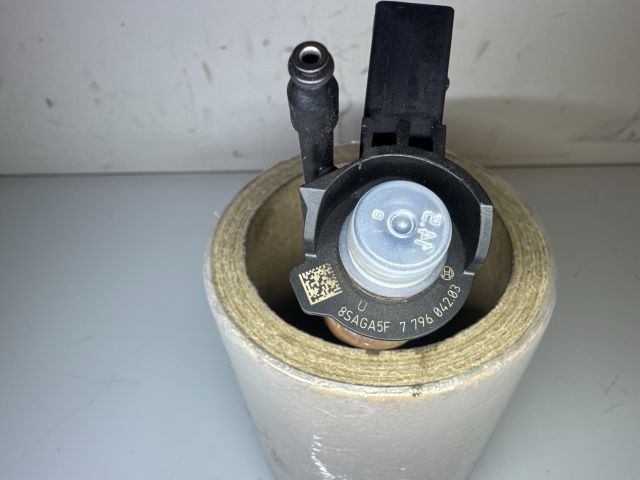 bontott BMW 5 E60 Porlasztó (1 db)