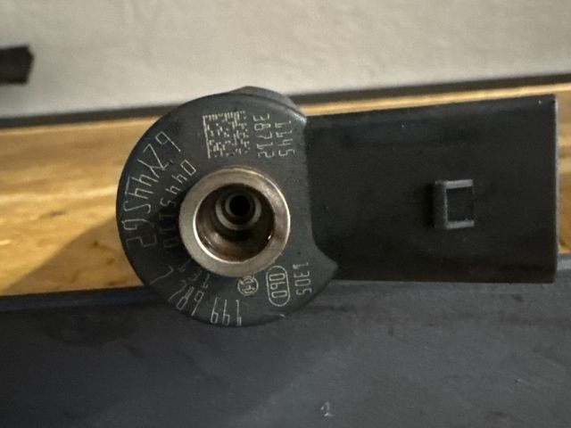 bontott BMW 5 E60 Porlasztó (1 db)