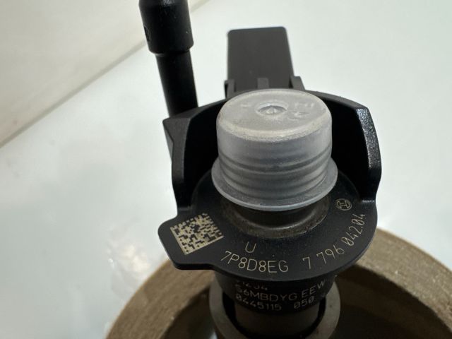 bontott BMW 5 E60 Porlasztó (1 db)