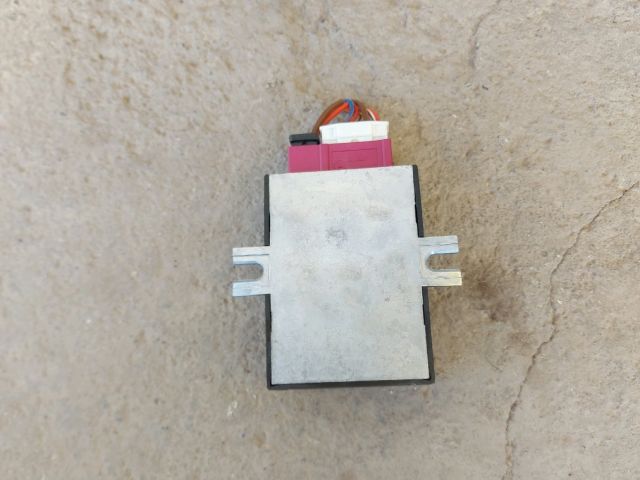 bontott BMW 5 E60 Üzemanyag Szivattyú Relé