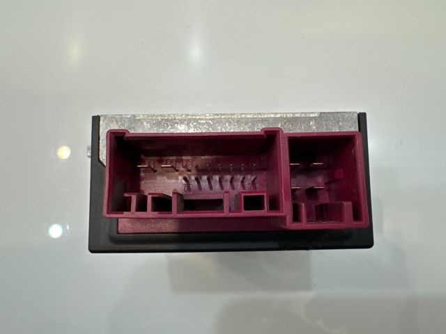 bontott BMW 5 E60 Üzemanyag Szivattyú Relé