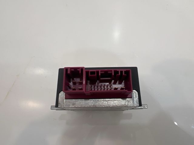 bontott BMW 5 E60 Üzemanyag Szivattyú Relé